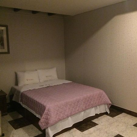 Romance Hotel Chungju Extérieur photo